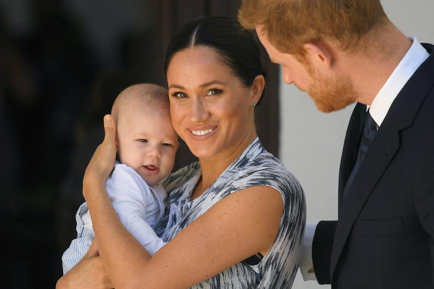 Harry und Meghan sind mit ihrem Sohn nach Amerika ausgewandert.