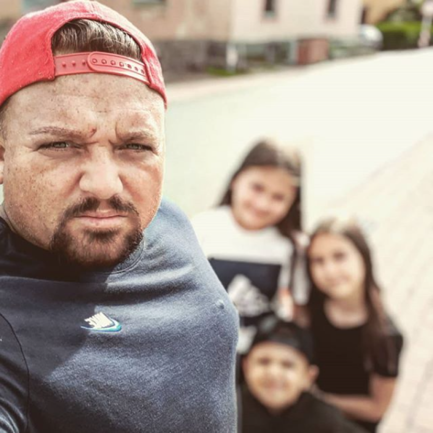 In seiner letzten Instagram-Story hatte der Sänger einen schrecklichen Vorfall mit seinen Follower geteilt.