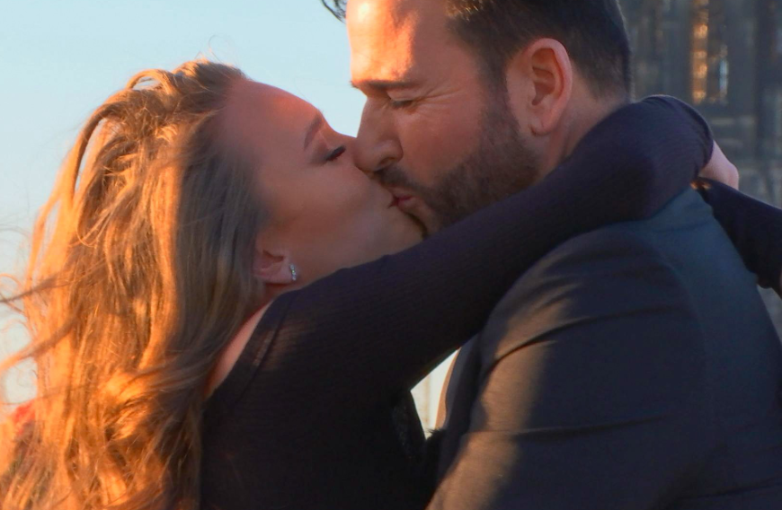 Standesamtlich haben sich die beiden Lovebirds bereits das Jawort gegeben.