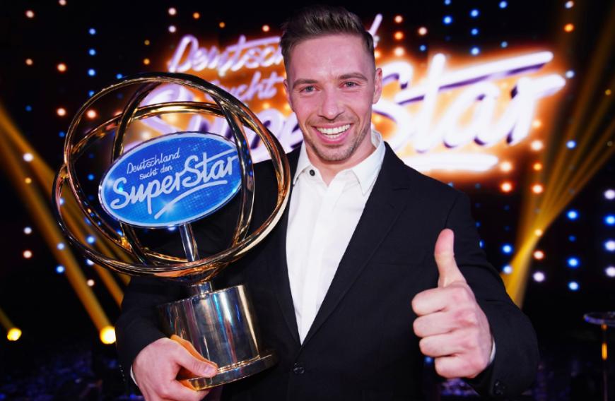 Nach seinem DSDS-Sieg hat der Schlagerstar auch mit den Schattenseiten des Business zu kämpfen.