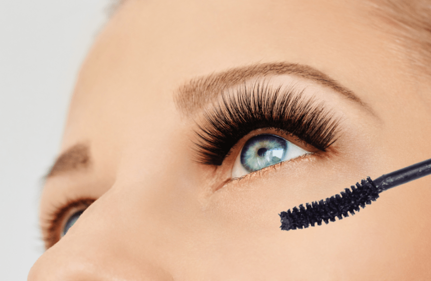 Her mit den Wow-Wimpern! Wir haben eine Mascara entdeckt, die das Maximum aus unseren Wimpern herausholt ...