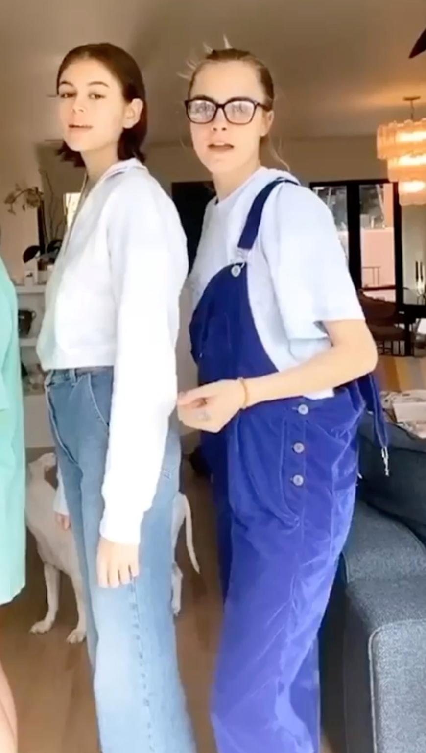 Seit sie die Quarantäne zusammen verbracht haben, soll es zwischen Kaia Gerber und Cara Delevingne funken.