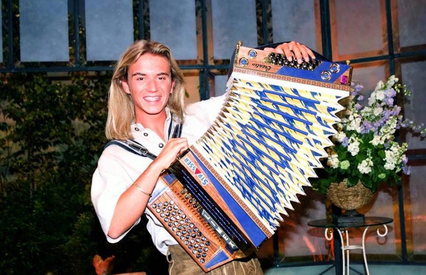 Florian Silbereisen als flotter Teenie mit seiner Steirischen im Jahr 2000.