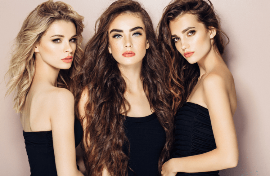 Tärumen wir nicht alle von langen, gesunden und glänzenden Haaren? Internationale Beauty-Redakteure haben ihre besten Pflegetipps verraten – und eine Brand ist ein absoluter Favorit.