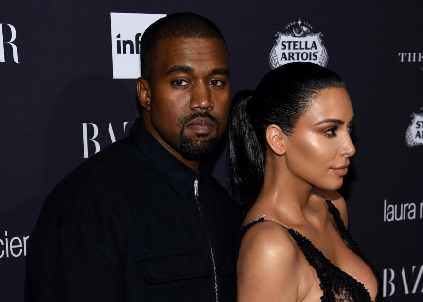 Steht ihre Ehe vor dem Aus? Via Twitter entschuldigte sich Kanye West nun bei Kim Kardashian.