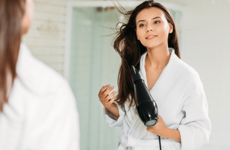 Mit einem Föhn können wir unsere Haare in Rekordzeit trocknen. Wir haben die 5 besten Modelle entdeckt ...