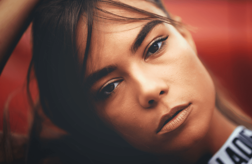 Buschige Augenbrauen liegen nach wie vor im Trend. Mit einem Eyebrow Pencil können wir uns jetzt echte Wow-Brows zaubern ...