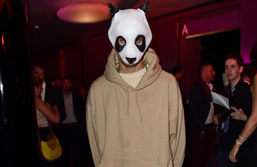 Aber wie steht es aktuell um Cro? Lange Zeit war es still um den Rapper ...