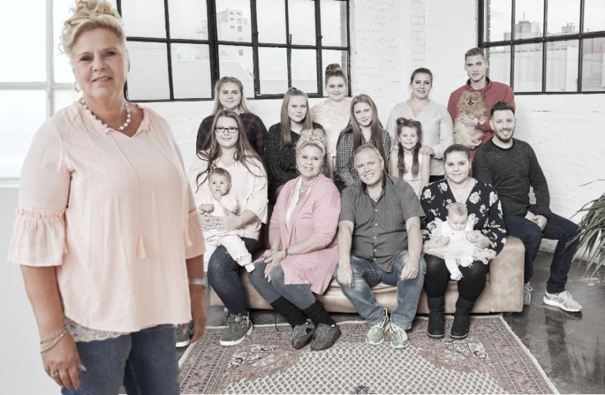Seit fast neun Jahren faszinieren die Großfamilie und ihr Alltagswahnsinn die Fernsehzuschauer – nichts geht dabei ohne Oberhaupt Silvia Wollny.