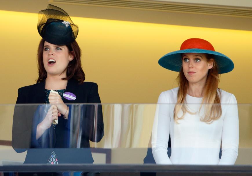Der Grund: Angeblich sind die Prinzessinen Eugenie und Beatrice schwanger.