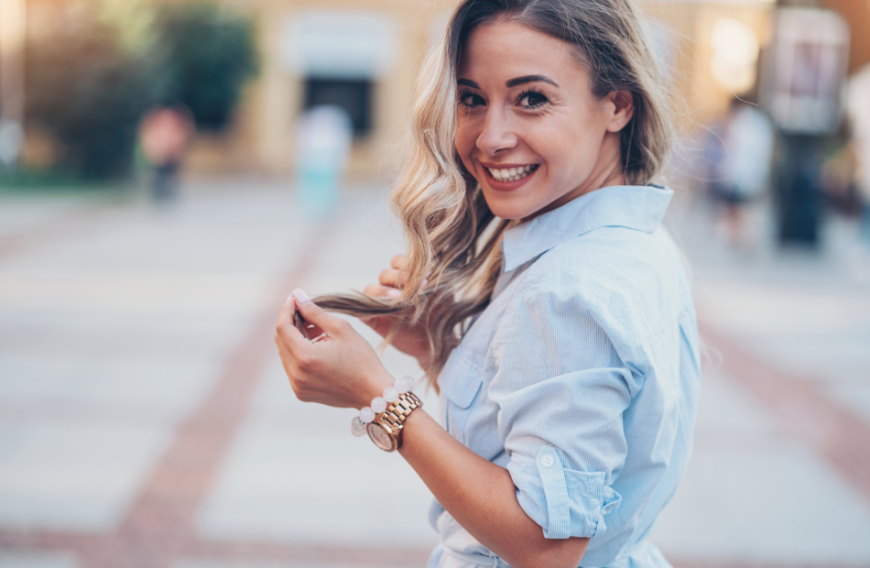 Damit unsere Haut möglichst lange faltenfrei bleibt, brauchen wir die richtigen Anti-Aging-Produkte. Ein neuer Super-Wirkstoff erobert jetzt die Beauty-Regale: Idebenon!