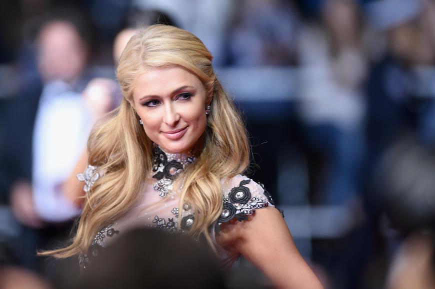Top gestylt sorgt Paris Hilton stets für einen perfekten Auftritt auf dem Roten Teppich.