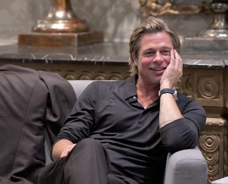 Brad Pitt ist offenbar frisch verliebt!