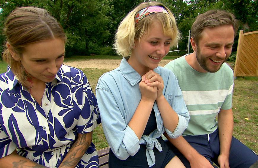 Im Interview mit OKmag.de hat er über seine Rolle und die Geschichte mit Amelie und Milla ausgepackt.