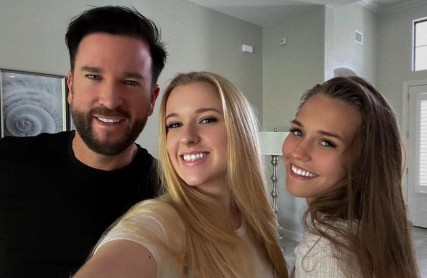 Laura Müller hat bereits viel Erfahrung im Influencer-Dasein und besitzt einen Vorsprung zu Adeline.