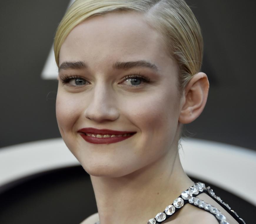 Es wird gemunkelt, dass Schauspielerin Julia Garner die Hauptrolle übernehmen wird.