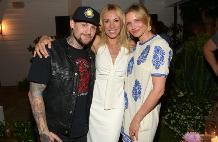 Cameron Diaz (r.) und ihr Mann Benji wollen sich ein größeres Familiennest zulegen - deutet das auf ein zweites Baby hin?