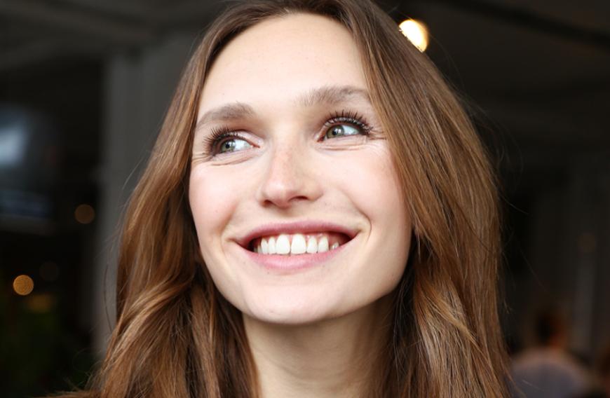 Mit 19 Jahren bekommt Anna endlich die Diagnose: Endometriose. Es gibt keine Heilung, nur Wege, um die Beschwerden zu lindern.