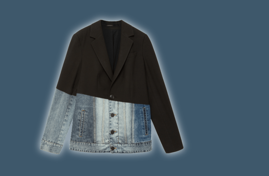 Du bist noch auf der Suche nach einem passenden Begleiter für den Herbst? Das Must-have der Saison sind stylische Hybrid-Jacken! Unser Favorit ist dieses Modell von Desigual. Damit musst du dich nicht länger für einen schicken oder sportlichen Look entscheiden, denn das Allroundtalent kombiniert Tailoring und Casual Denim zu einem echten Hingucker-Look. Hier kannst du das Blogger-It-Piece für ca. 190 Euro shoppen.