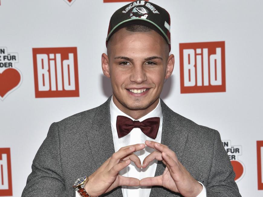 Pietro Lombardi könnte nicht glücklicher sein. An seiner Seite soll wohl eine neue Frau sein.