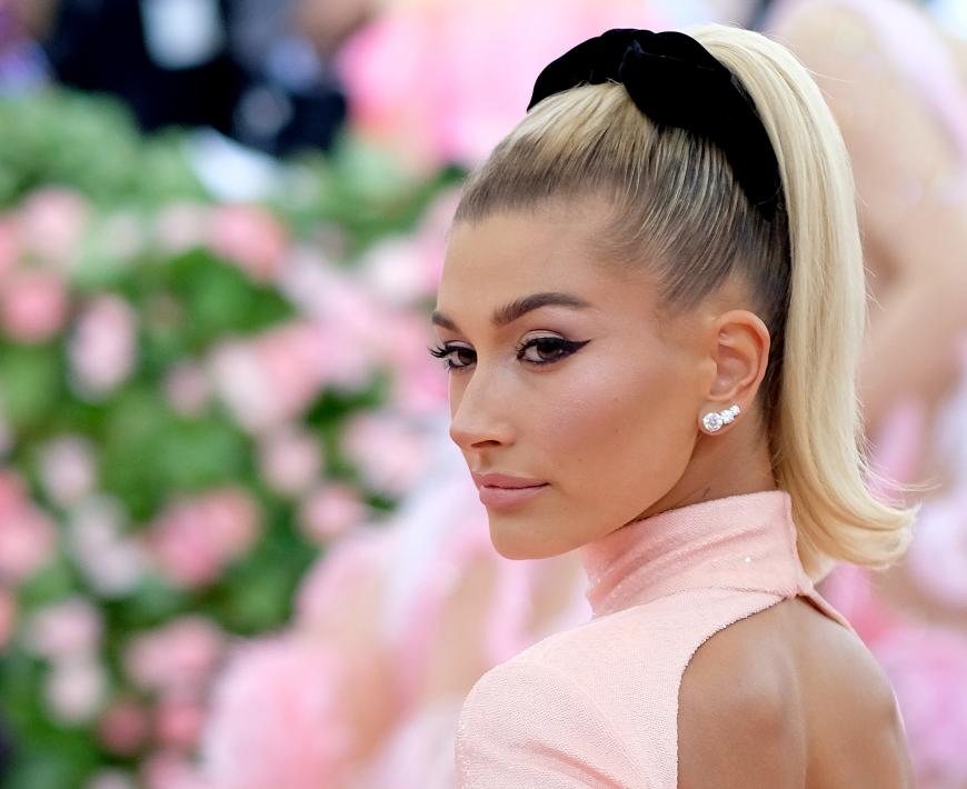 Mit dem amerikanischen Model Hailey Bieber ist der Sänger glücklich verheiratet.