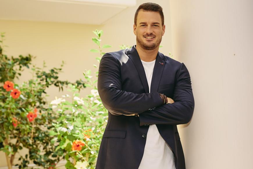 Sebastian Huget (33), Triebwerkstechniker aus Hamburg - RAUS IN FOLGE 4