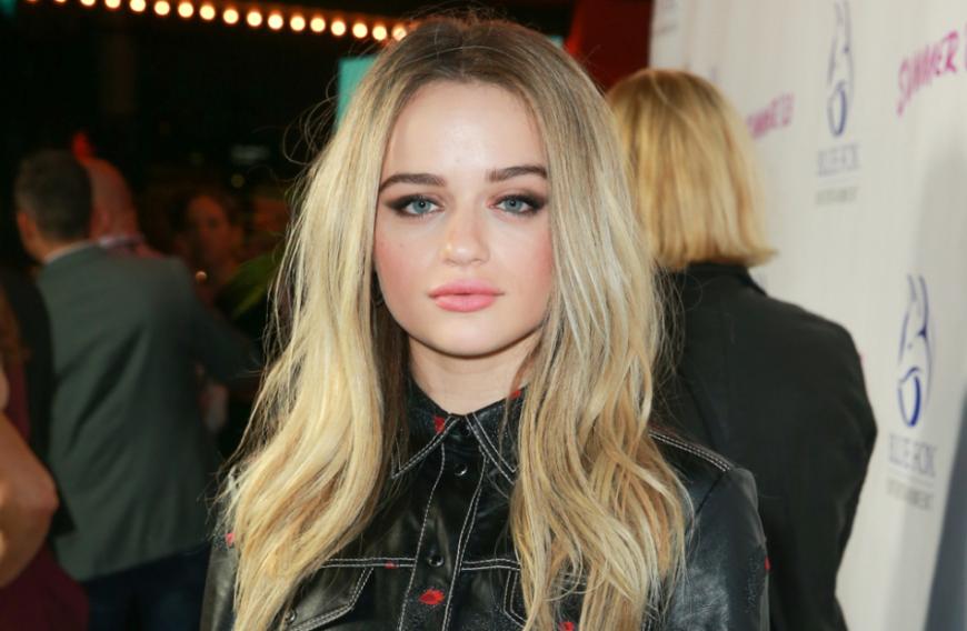 ... weil er mit Joey King (Foto) zusammen drehen wird. Maddox steht angeblich auf die „The Kissing Booth“- Schauspielerin.