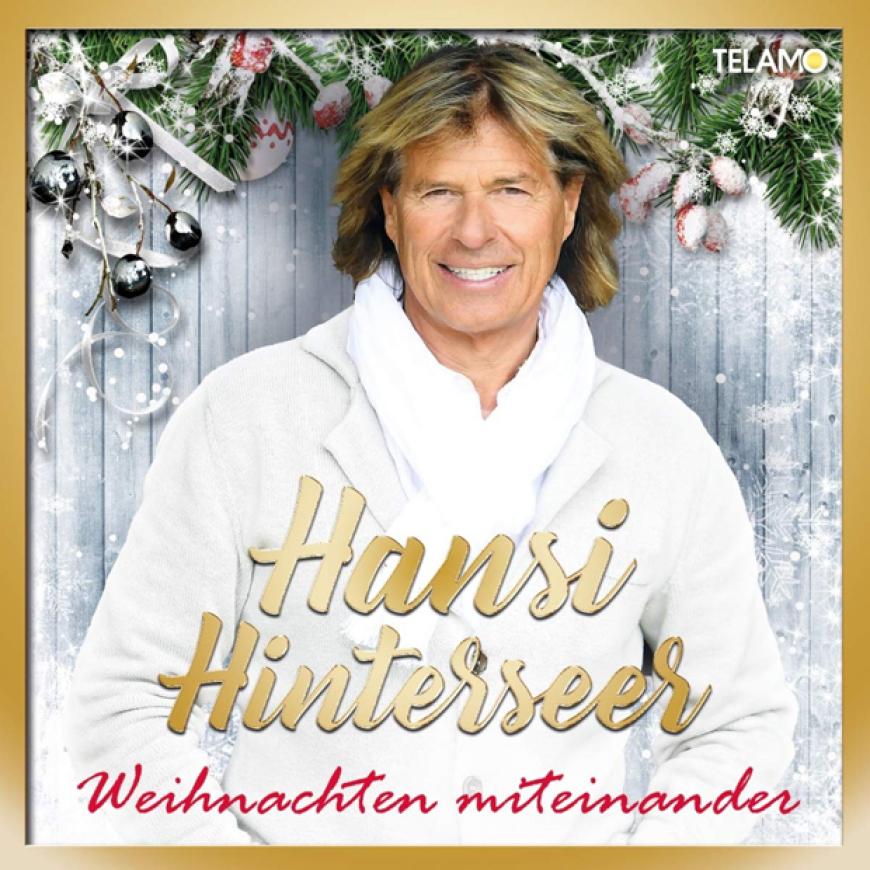 Hansi Hinterseer – „Weihnachten miteinander“
Einmal unterm Weihnachtsbaum dem Hansi Hinterseer durch's goldene Haar wuscheln, wer würde das nicht gerne. Der Volksmusik- und Schlagerstar sowie Naturbursche aus Kitzbühel macht Musik für die Seele und vereint auf „Weihnachten miteinander“ traditionelle und neue Weihnachtslieder wie „Der Stille Zeit-Jodler“, „Weihnachten 1946 und heut“ oder „Jetzt kommt die staade Zeit“. Das Album mit 16 stimmungsvollen Liedern erscheint am 30. Oktober.
Hier erfahrt ihr mehr über das Weihnachtsalbum!