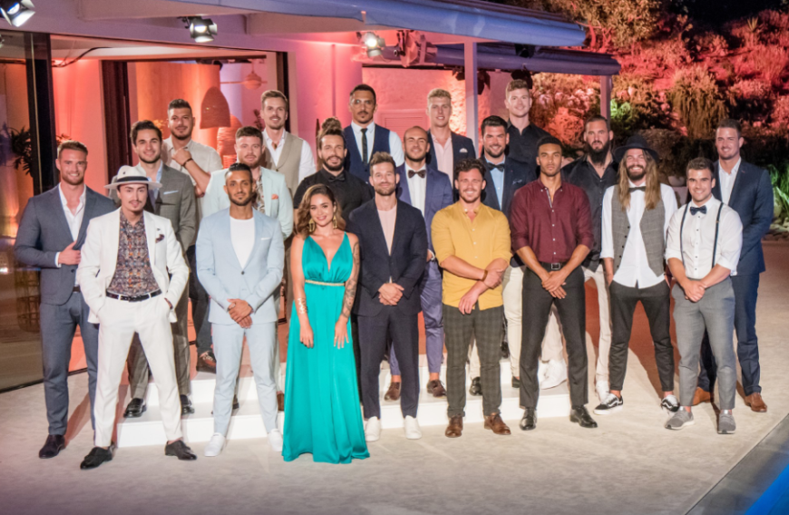 19 weitere Männer wollen das Herz der TV-Beauty erobern.