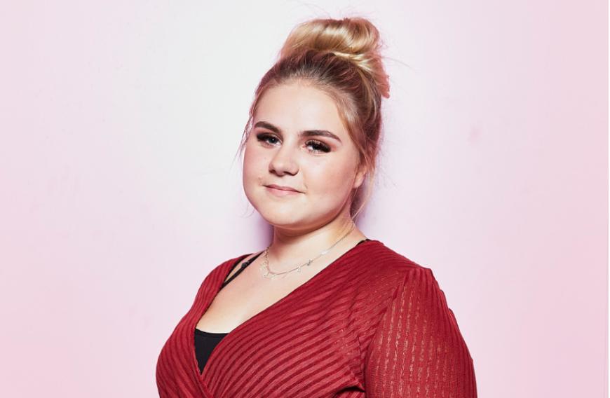 Estefania Wollny möchte Sängerin werden. Sie liebt die Musik und hat immer einen lockeren Spruch parat. Ihre Lieblingstiere sind Enten.