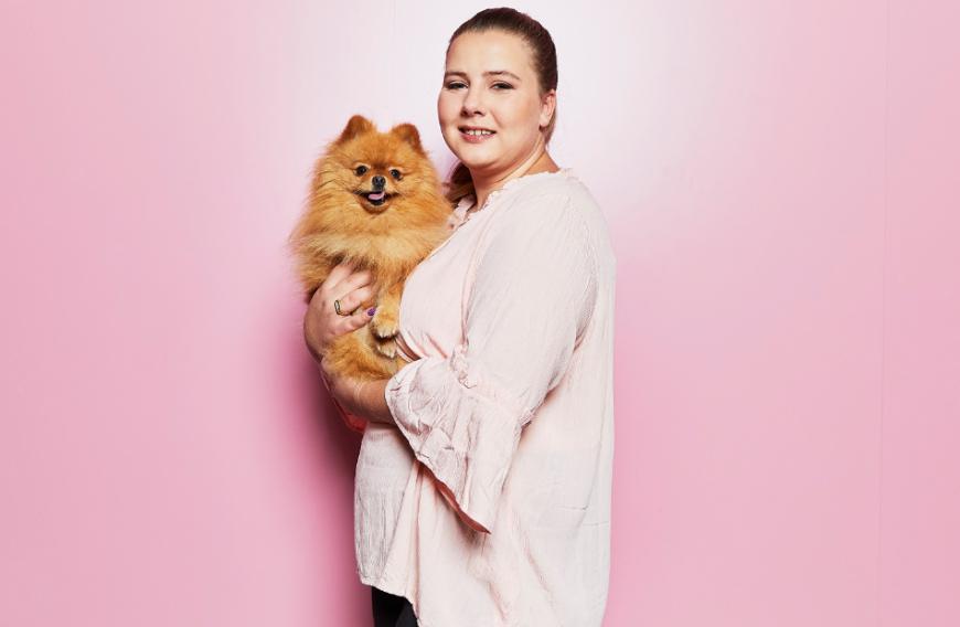 Sarafina Wollny übernimmt gerne die Verantwortung für ihre jüngeren Geschwister. Sie ist ein absolutes Mama-Kind und unterstützt sie sehr. Sie hat eine Ausbildung zur zahnmedizinischen Fachangestellten absolviert. Ihr Lebensmotto:
