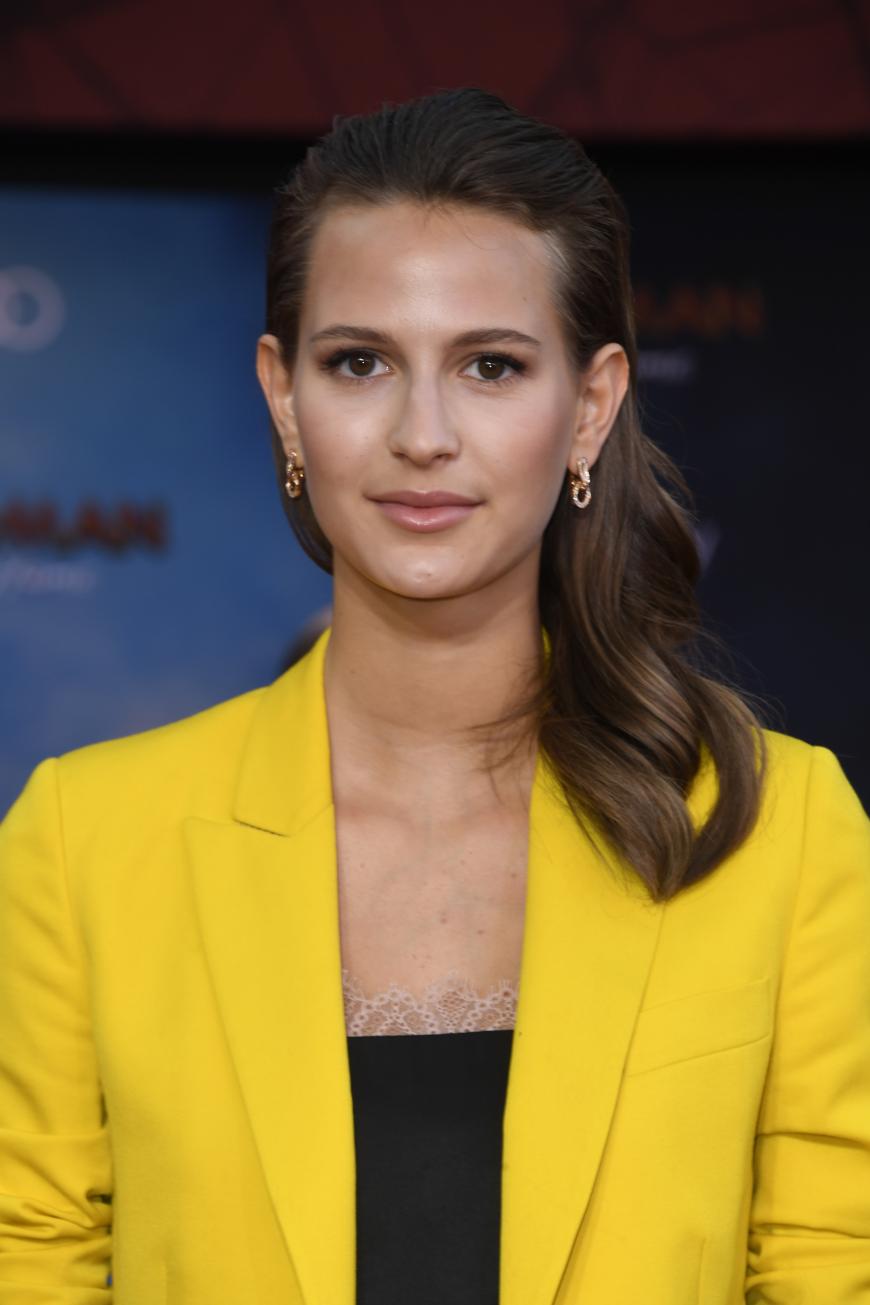 Das junge Model, Jeanne Cadieu, soll noch nicht bereit sein, eine Familie mit dem Schauspieler zu gründen.