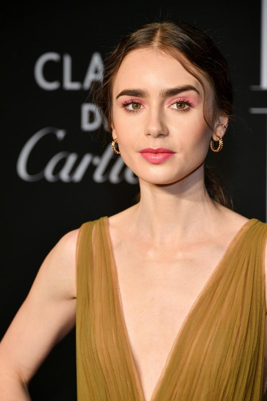 Lily Collins kommt aktuell nicht zur Ruhe.
