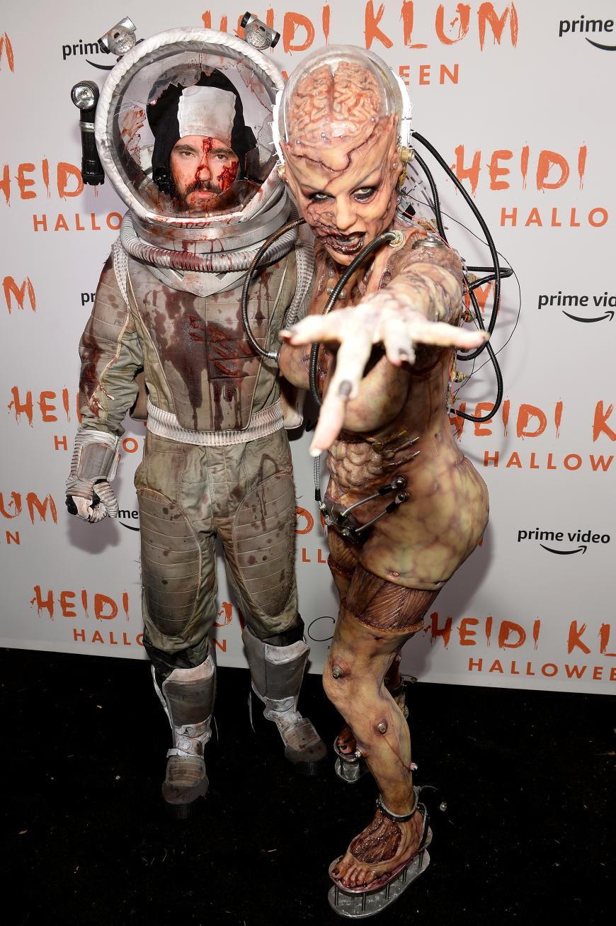 Das Model, Ehemann Tom und ihre Kinder haben einen kurzen Horrorfilm gedreht.