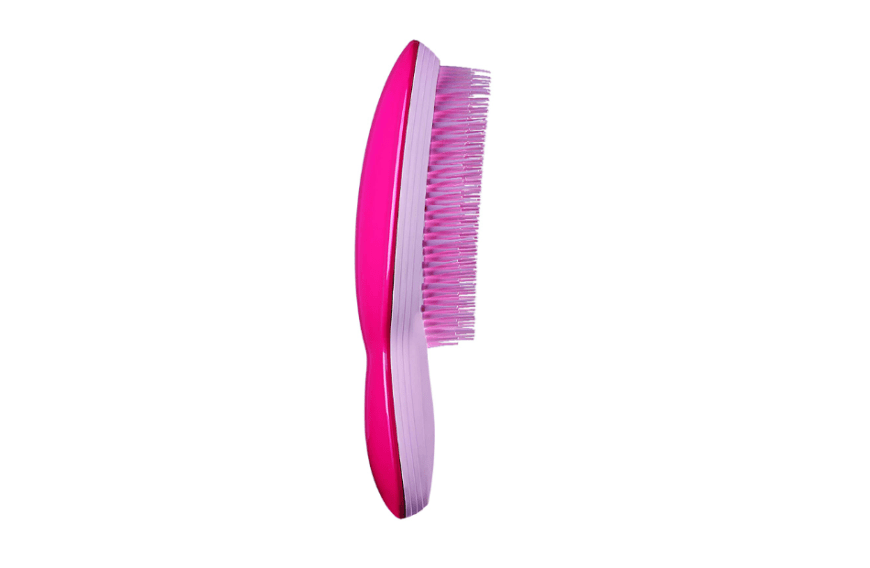 Laut ihres Stylisten schwört Jennifer Lopez auf die ″Ultimate Finisher Brush″ von Tangle Teezer, die laut Hersteller für jede Menge Volumen und Glanz sorgt.