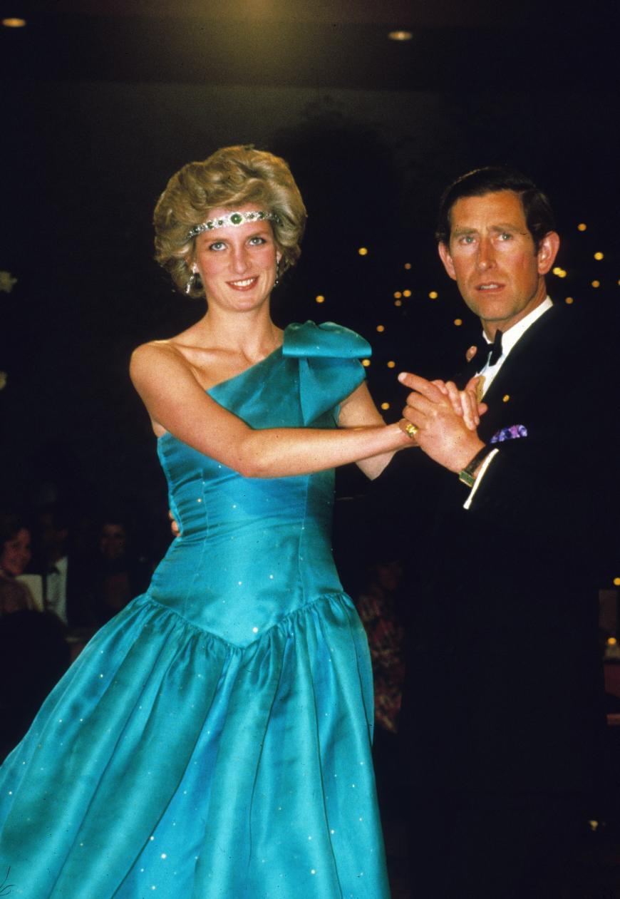 Diana liebte Türkis und Off-Shoulder-Dresses.