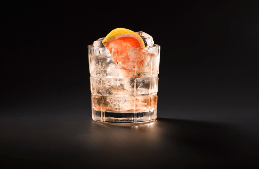 ... oder vielleicht lieber einem Belsazar Rosé & Tonic?