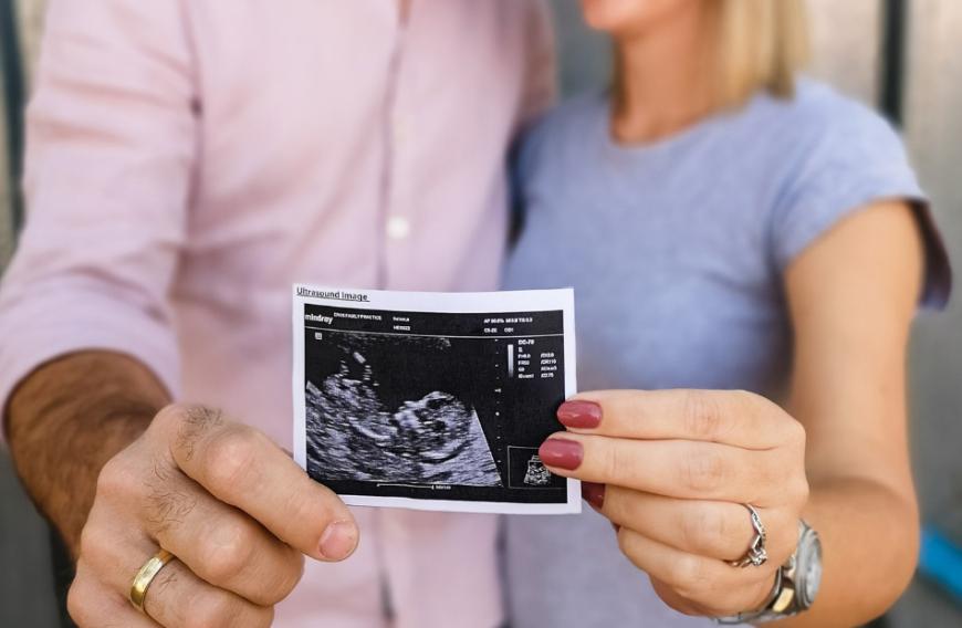 Kürzlich machten die beiden auch das Baby-Geschlecht öffentlich und verrieten, dass sie einen Jungen erwarten.