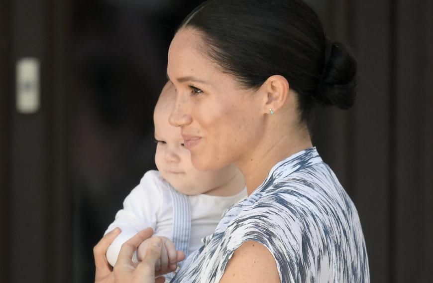 Anfang Mai 2019 erblickte Söhnchen Archie das Licht der Welt. Immer wieder wurde anschließend über weiteren Nachwuchs spekuliert. Kaum vorstellbar, wie schmerzhaft diese Schlagzeilen nach ihrer Fehlgeburt für Meghan gewesen sein müssen.