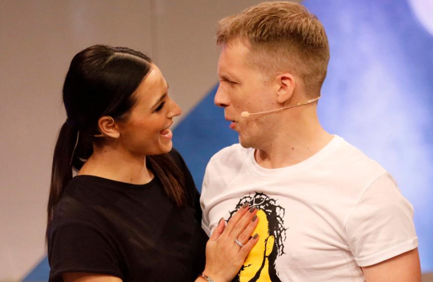Dabei scheint eine Teilnahme an der beliebten RTL-Show unwahrscheinlich, denn immerhin erwarten Amira und Oli aktuell ihr zweites Kind, das Anfang 2021 das Licht der Welt erblicken soll ...