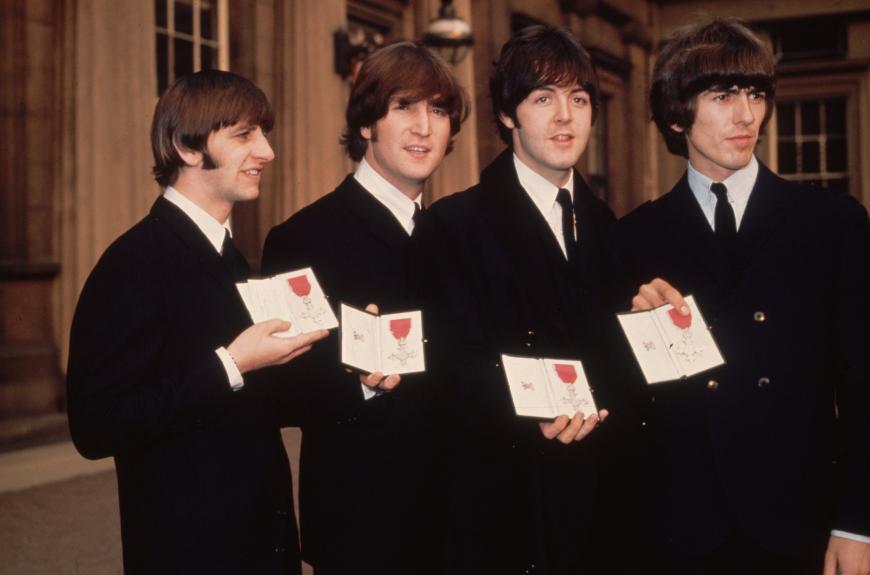 In den 60er schrieben die beiden gemeinsam mit Ringo Starr (l.) und George Harrison (r.) Musik-Geschichte.