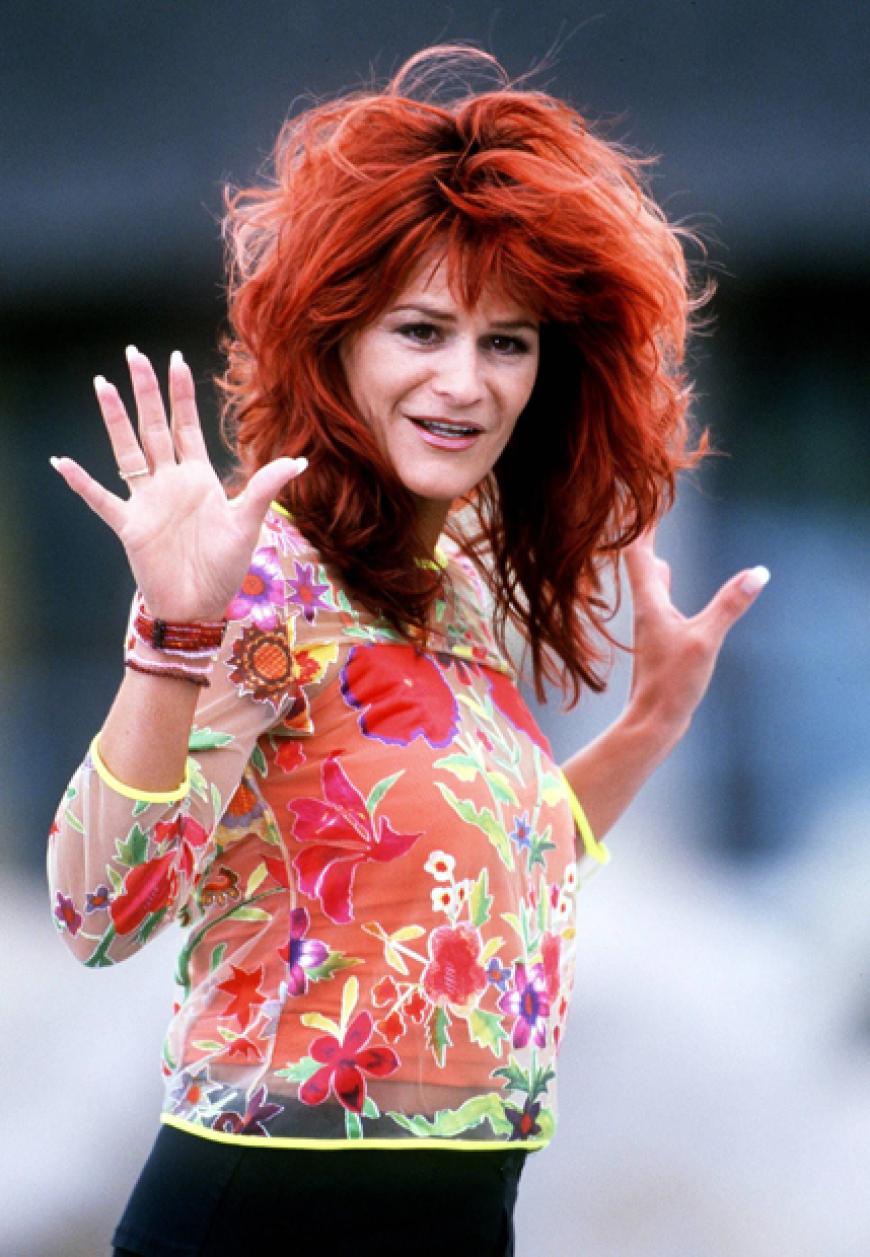 Die roten Haare waren auch schon vor 20 Jahren ein Wiedererkennungsmal der Sängerin, wie auf dieser Aufnahme aus 2000 zu sehen ist. Ein Jahr später sollte für Andrea Berg mit