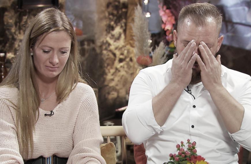 Unter Tränen verrät Denise, dass die ständige Eifersucht des Soldaten der Grund für das Liebes-Aus gewesen sei: