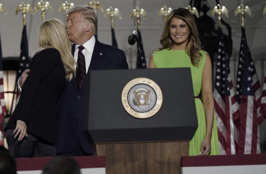 Angeblich intrigiere die 39-Jährige seit Jahren gegen ihre Stiefmutter - Donald Trump soll das egal sein, immerhin gilt Ivanka als seine Lieblingstochter.
