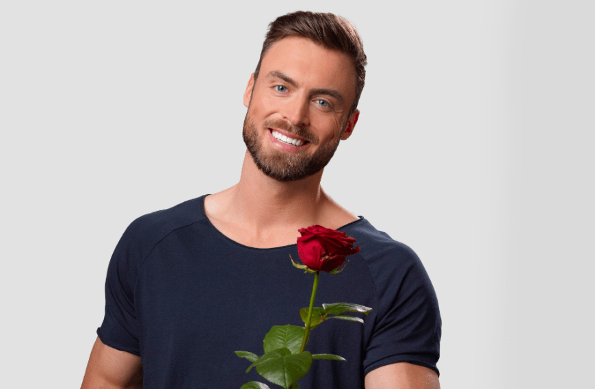 Der 30-Jährige aus Osnabrück sucht als erster Bachelor in Deutschland sein Liebesglück.
