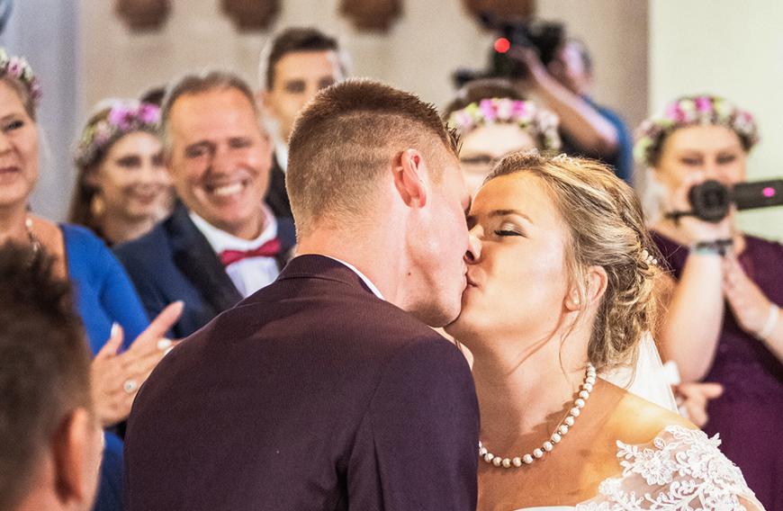 ... 2019 heirateten die beiden ganz romantisch.