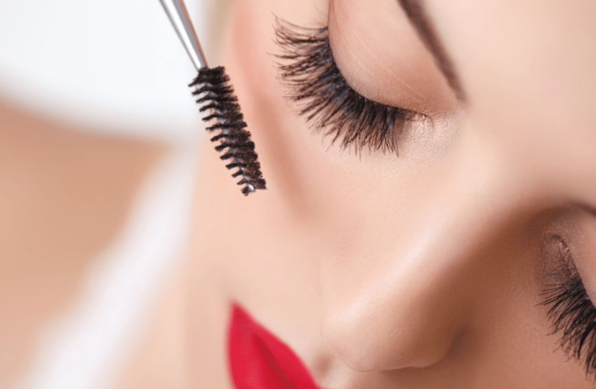 Hätten wir nicht alle gerne XXL-Wimpern? Mit einer gehypten Mascara wird dieser Traum wahr ...