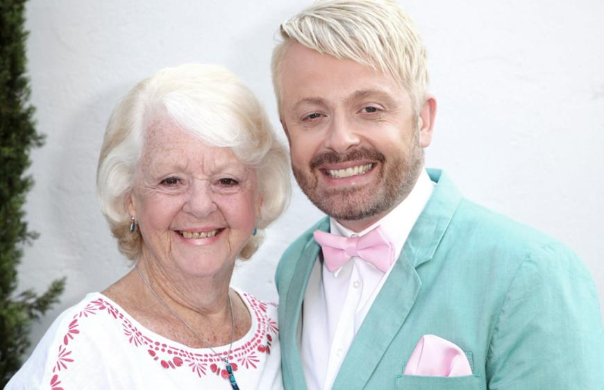 Ross Antony und seine Mutter Vivien Caterall mussten vorerst voneineinder Abschied nehmen.