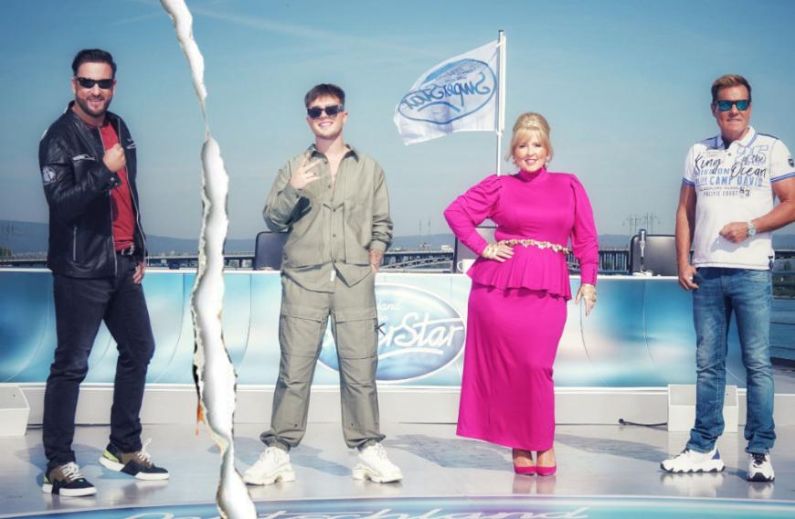 Im Juli 2020 folgte die Sensation, als bekannt wurde, dass Michael Wendler neben Maite Kelly und Mike Singer neuer DSDS-Juror wird. Auch Ehefrau Laura Müller sollte als Backstage-Reporterin einen Job bei der erfolgreichen Castingshow übernehmen und die Gesangstalente in Sachen Social Media coachen. Es schien, als seien Michael Wendler und seine Frau an der Spitze ihrer Karriere angekommen. Umso größer war im Oktober der Schock, als der Schlagerstar via Instagram erklärte, freiwillig als DSDS-Juror zurückzutreten. Seine Entscheidung begründete er mit wirren Verschwörungstheorien und Vorwürfen gegen die deutsche Bundesregierung in Bezug auf die Corona-Pandemie - ein Schock für viele Fans, aber auch für seinen Ex-Manager Markus Krampe und den Sender RTL, der sich sofort von dem Schlagerstar distanzierte. Auch die geplante TV-Hochzeit in Las Vegas wurde abgesagt. Ehefrau Laura Müller wiederum erklärte wenige Tage später bei Instagram, trotz allem zu ihrem Mann halten zu wollen. Was die Corona-Ansichten ihres Mannes angehe, habe sie keine Meinung, da sie neutral wie die Schweiz sei.