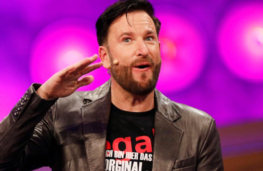 Nachdem sich Michael Wendler im Oktober 2020 als Corona-Verschwörungstheoretiker äußerte und sich seine 28 Jahre jüngere Frau nicht deutlich von den Ansichten ihres